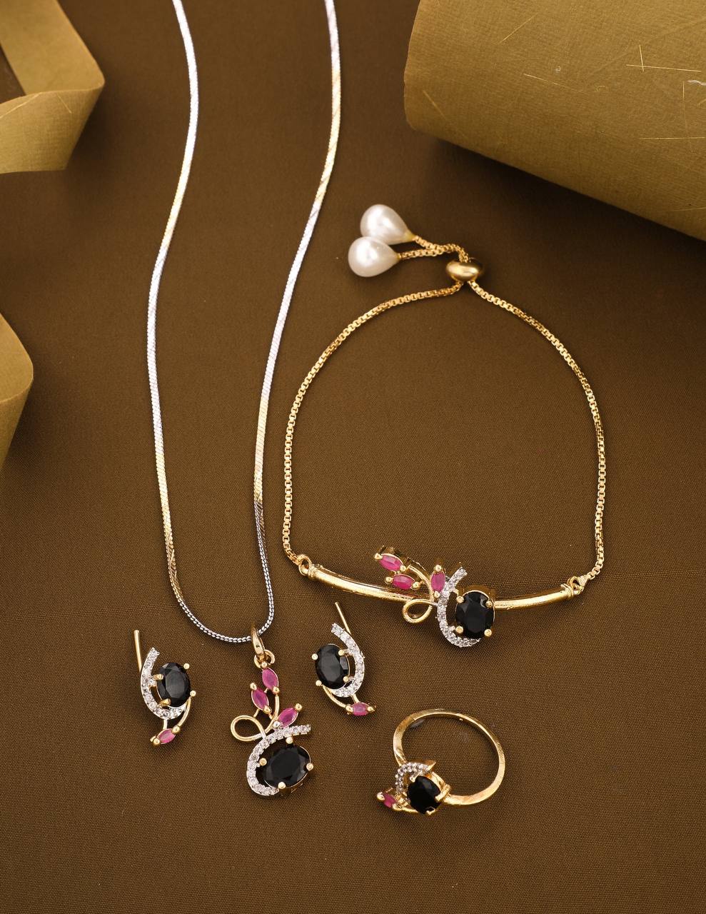 China Pendant Butti Set And Bracelet Combo set Wholesale Online